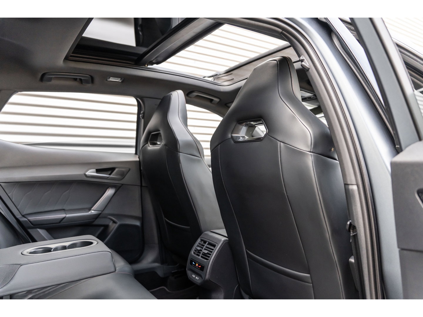 CUPRA Formentor 1.5 TSI PANO BEATS LEDER CAMERA KEYLESS VOL!