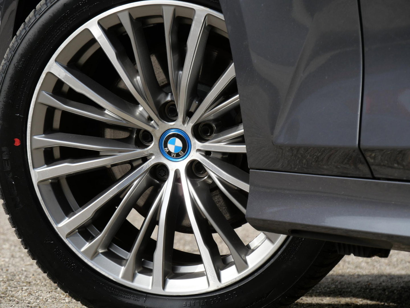 BMW 3 Serie Touring 320e LEER/ CAMERA/ ELEKT. KLEP/ SFEERVERLICHTING/ 18" BREEDSET MET 4 NIEUWE ALL-SEASON BANDEN