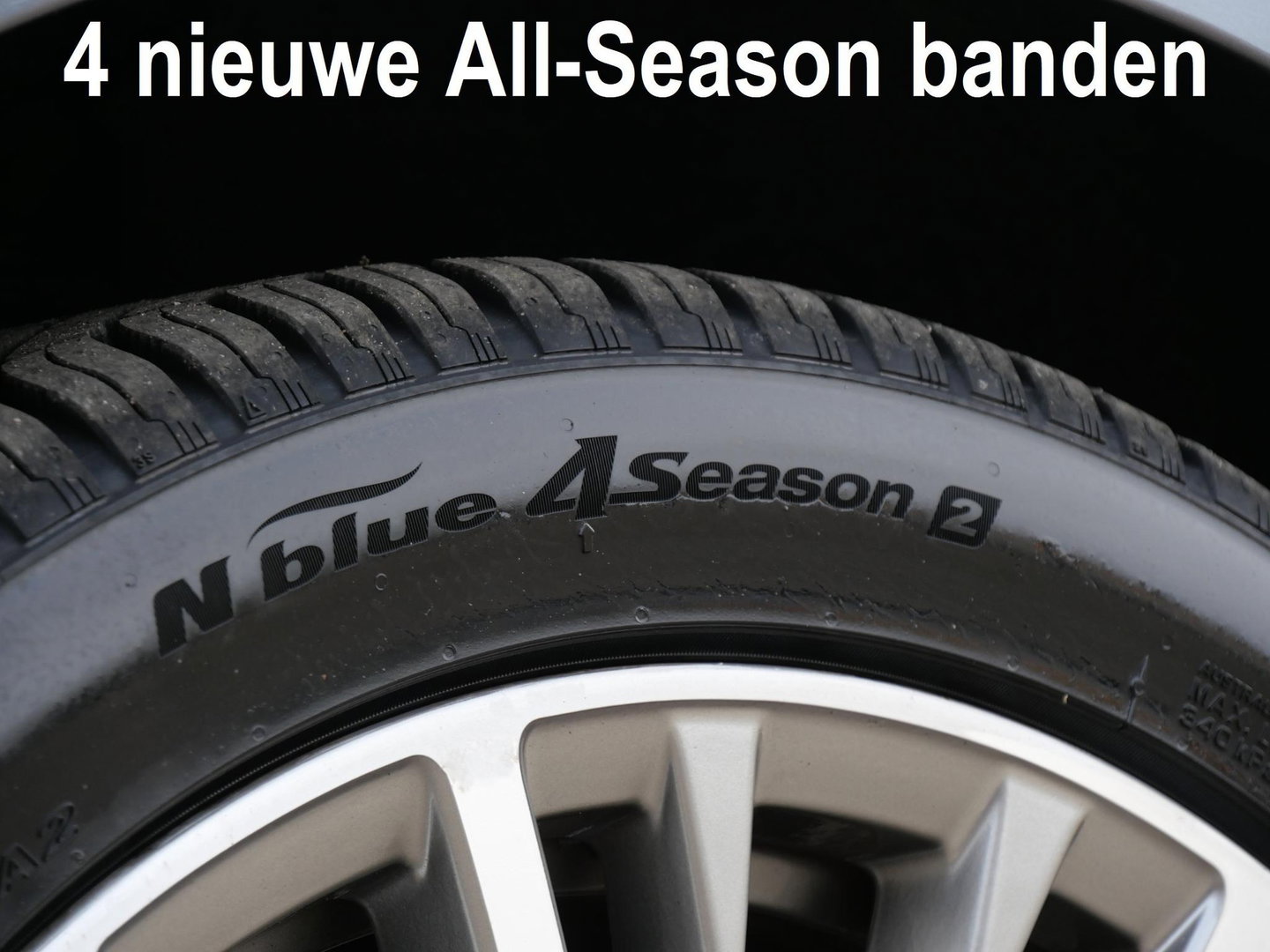 BMW 3 Serie Touring 320e LEER/ CAMERA/ ELEKT. KLEP/ SFEERVERLICHTING/ 18" BREEDSET MET 4 NIEUWE ALL-SEASON BANDEN