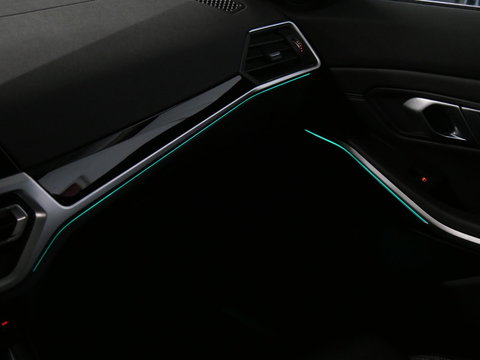 BMW 3 Serie Touring 320e LEER/ CAMERA/ ELEKT. KLEP/ SFEERVERLICHTING/ 18" BREEDSET MET 4 NIEUWE ALL-SEASON BANDEN