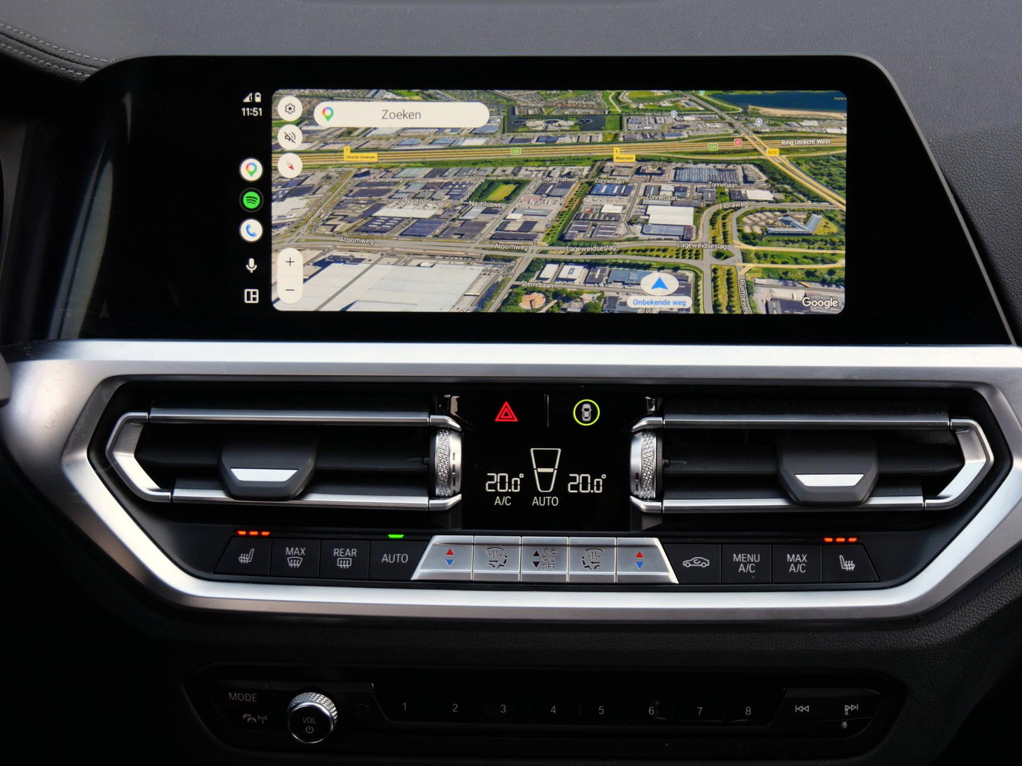 BMW 3 Serie Touring 320e LEER/ CAMERA/ ELEKT. KLEP/ SFEERVERLICHTING/ 18" BREEDSET MET 4 NIEUWE ALL-SEASON BANDEN