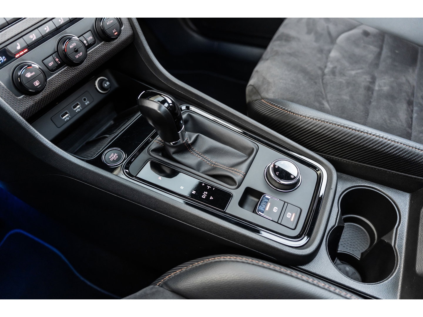 CUPRA Ateca 2.0 TSI 4DRIVE LIMITED PANO AKRA CARBON BREMBO