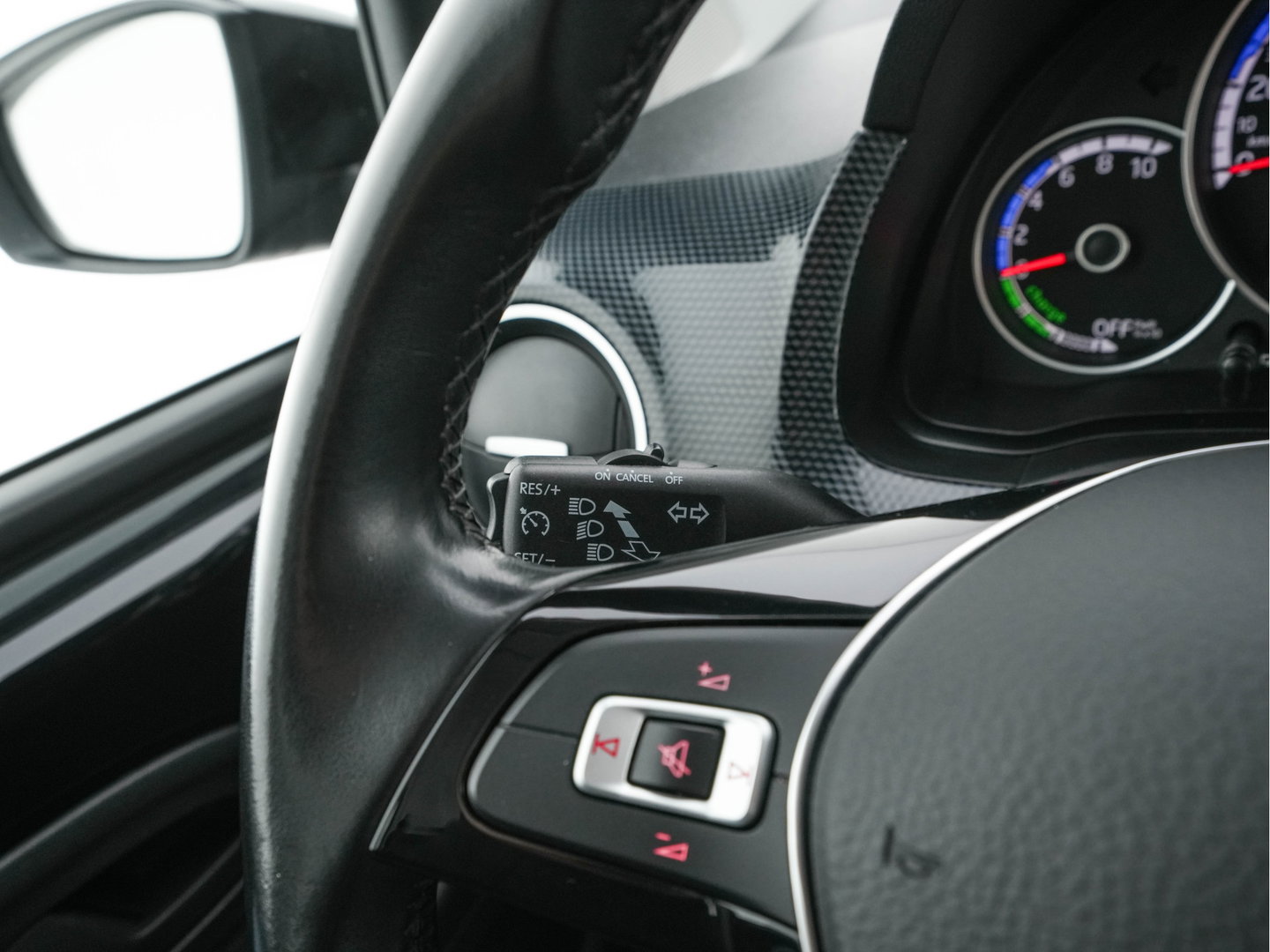 Volkswagen e-Up! {SOH-85%} (INCL-BTW) *HEATED-COMFORTSEATS | CCS-FASTLOADER | CAMERA | DAB | ECC | PDC | CRUISE*