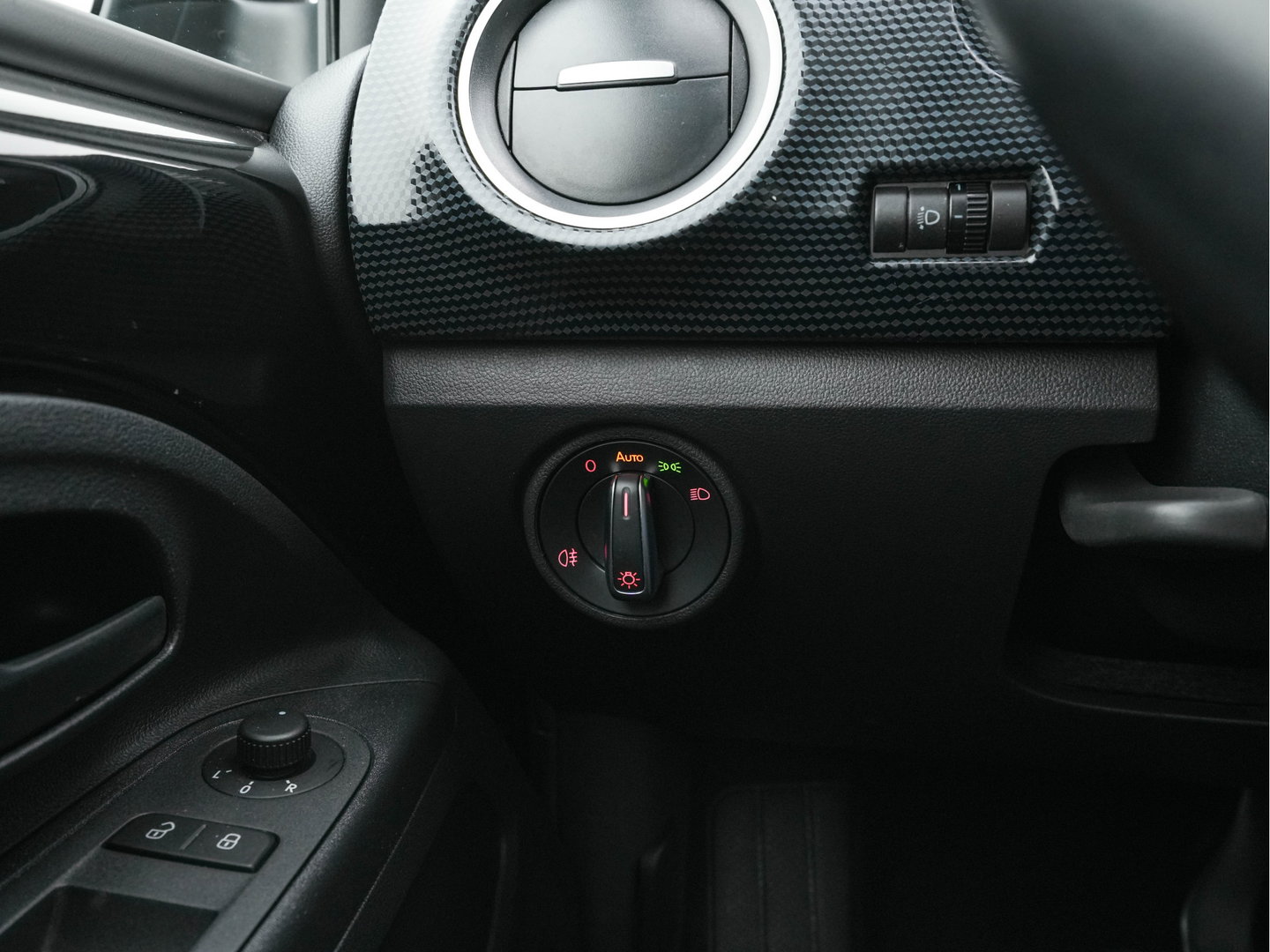 Volkswagen e-Up! {SOH-85%} (INCL-BTW) *HEATED-COMFORTSEATS | CCS-FASTLOADER | CAMERA | DAB | ECC | PDC | CRUISE*