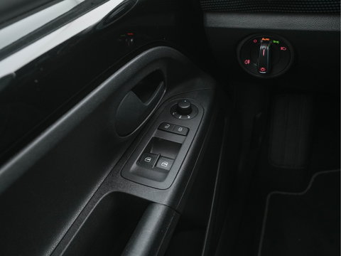 Volkswagen e-Up! {SOH-85%} (INCL-BTW) *HEATED-COMFORTSEATS | CCS-FASTLOADER | CAMERA | DAB | ECC | PDC | CRUISE*