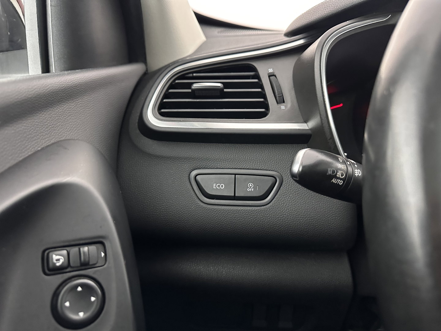 Renault Kadjar 1.5 dCi Bose Aut. *PANO | LEATHER-FABRIC | FULL-LED | BOSE-SOUND | BLINDSPOT | HEATED-COMFORTSEATS | KEYLESS | CAMERA | NAVI-FULLMAP | ECC | PDC | CRUISE | DAB | PRIVACY-GLASS | 19''ALU | TOWBAR*