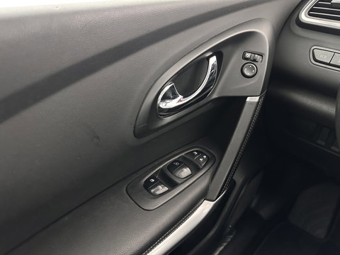 Renault Kadjar 1.5 dCi Bose Aut. *PANO | LEATHER-FABRIC | FULL-LED | BOSE-SOUND | BLINDSPOT | HEATED-COMFORTSEATS | KEYLESS | CAMERA | NAVI-FULLMAP | ECC | PDC | CRUISE | DAB | PRIVACY-GLASS | 19''ALU | TOWBAR*