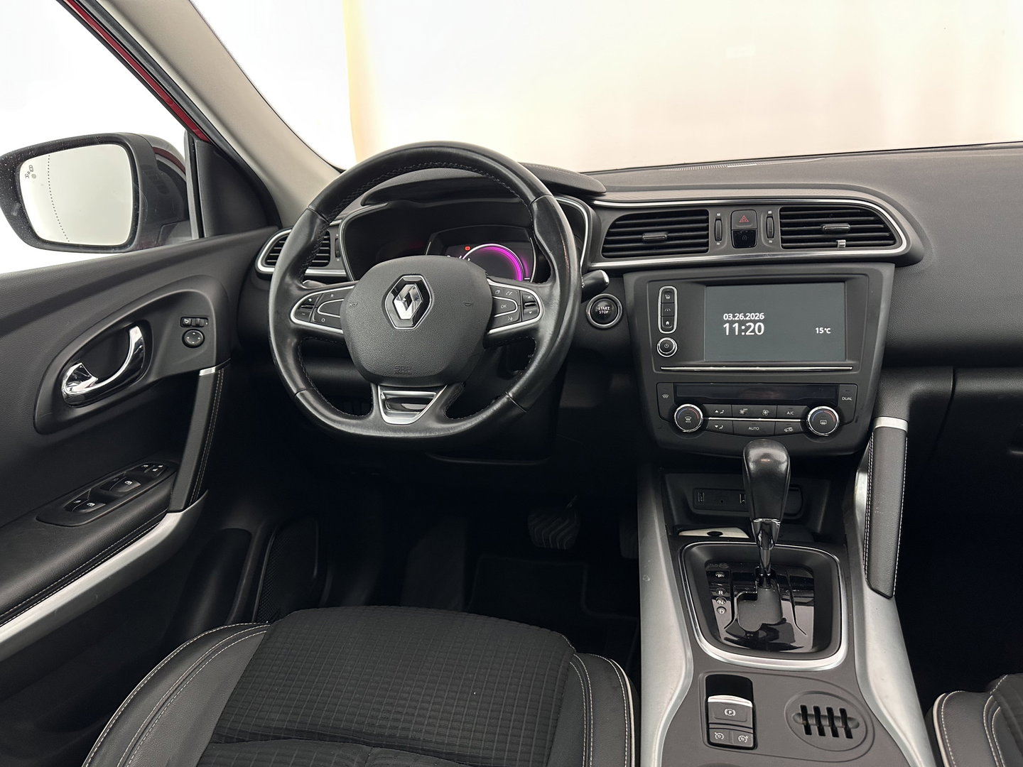 Renault Kadjar 1.5 dCi Bose Aut. *PANO | LEATHER-FABRIC | FULL-LED | BOSE-SOUND | BLINDSPOT | HEATED-COMFORTSEATS | KEYLESS | CAMERA | NAVI-FULLMAP | ECC | PDC | CRUISE | DAB | PRIVACY-GLASS | 19''ALU | TOWBAR*