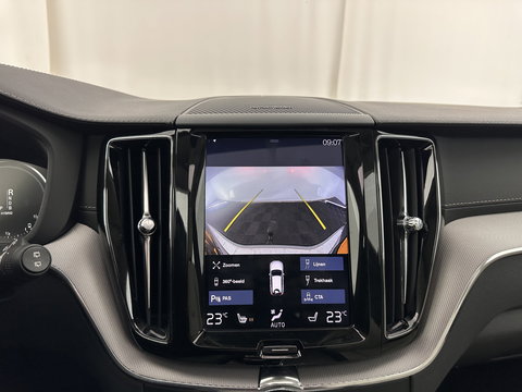 Volvo XC60 2.0 T8 Twin Engine AWD Inscription Aut. *PANO | HEAD-UP | LEATHER | FULL-LED | MEMORY-PACK | HARMAN/KARDON | TOP-VIEW | DIGI-COCKPIT | KEYLESS | HEATED-SPORTSEATS | NAVI-FULLMAP | ECC | PDC | ADAPTIVE-CRUISE | 20''ALU | TOWBAR