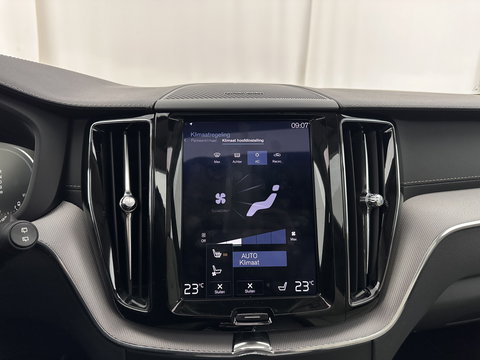 Volvo XC60 2.0 T8 Twin Engine AWD Inscription Aut. *PANO | HEAD-UP | LEATHER | FULL-LED | MEMORY-PACK | HARMAN/KARDON | TOP-VIEW | DIGI-COCKPIT | KEYLESS | HEATED-SPORTSEATS | NAVI-FULLMAP | ECC | PDC | ADAPTIVE-CRUISE | 20''ALU | TOWBAR