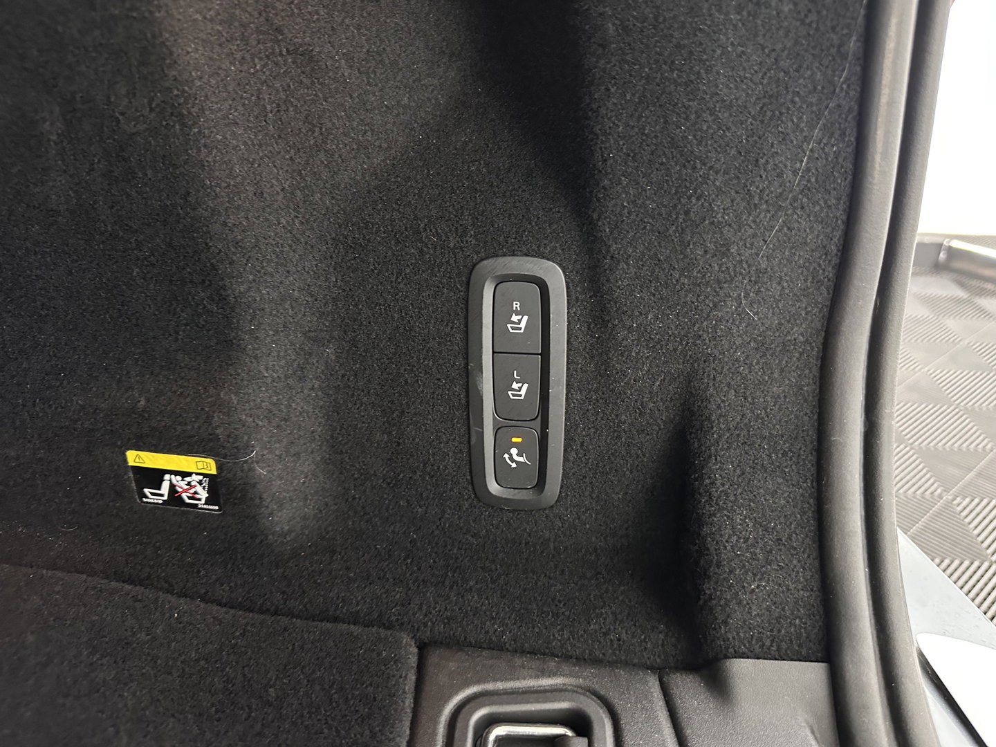 Volvo XC60 2.0 T8 Twin Engine AWD Inscription Aut. *PANO | HEAD-UP | LEATHER | FULL-LED | MEMORY-PACK | HARMAN/KARDON | TOP-VIEW | DIGI-COCKPIT | KEYLESS | HEATED-SPORTSEATS | NAVI-FULLMAP | ECC | PDC | ADAPTIVE-CRUISE | 20''ALU | TOWBAR