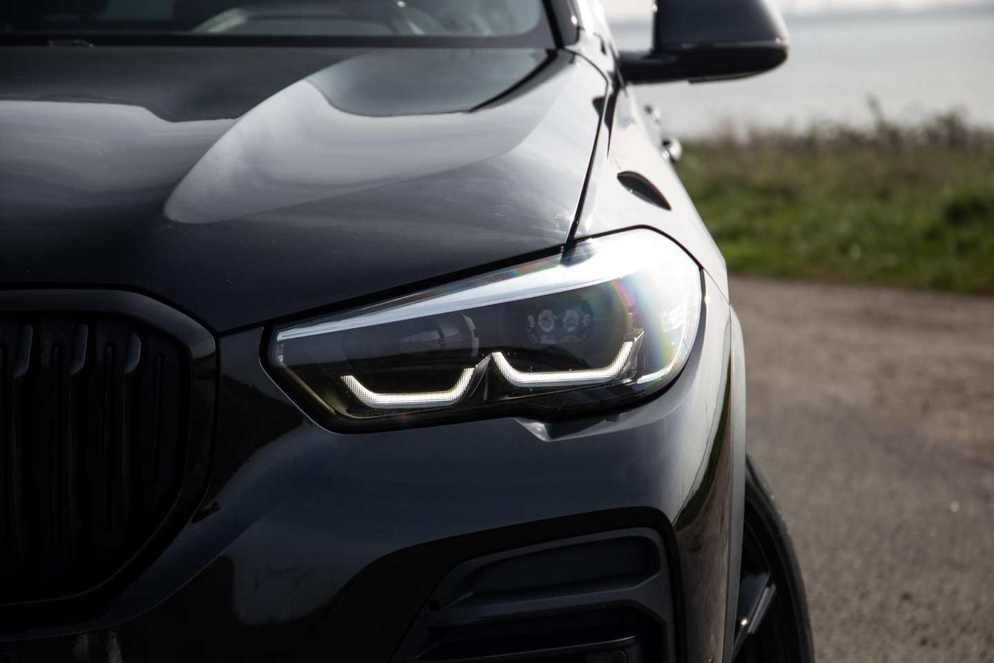 BMW X5 xDrive45e CARPLAY / CAMERA / DEALER ONDERHOUDEN /  LEER / STOELVERWARMING / BLACK ON BLACK