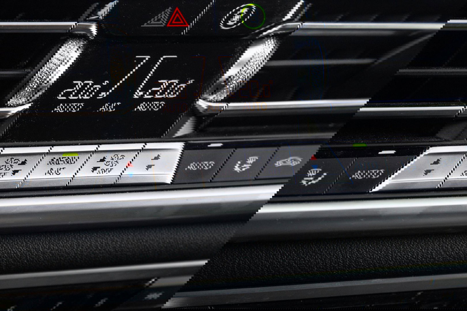 BMW X5 xDrive45e CARPLAY / CAMERA / DEALER ONDERHOUDEN /  LEER / STOELVERWARMING / BLACK ON BLACK