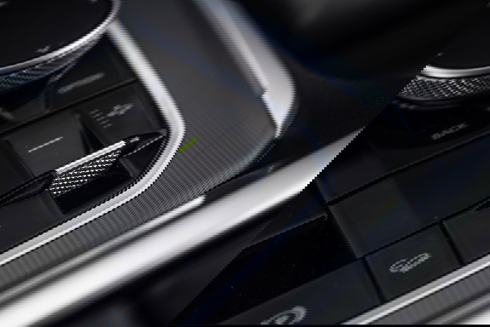 BMW X5 xDrive45e CARPLAY / CAMERA / DEALER ONDERHOUDEN /  LEER / STOELVERWARMING / BLACK ON BLACK