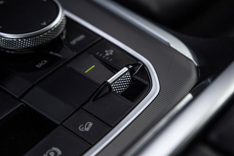 BMW X5 xDrive45e CARPLAY / CAMERA / DEALER ONDERHOUDEN /  LEER / STOELVERWARMING / BLACK ON BLACK