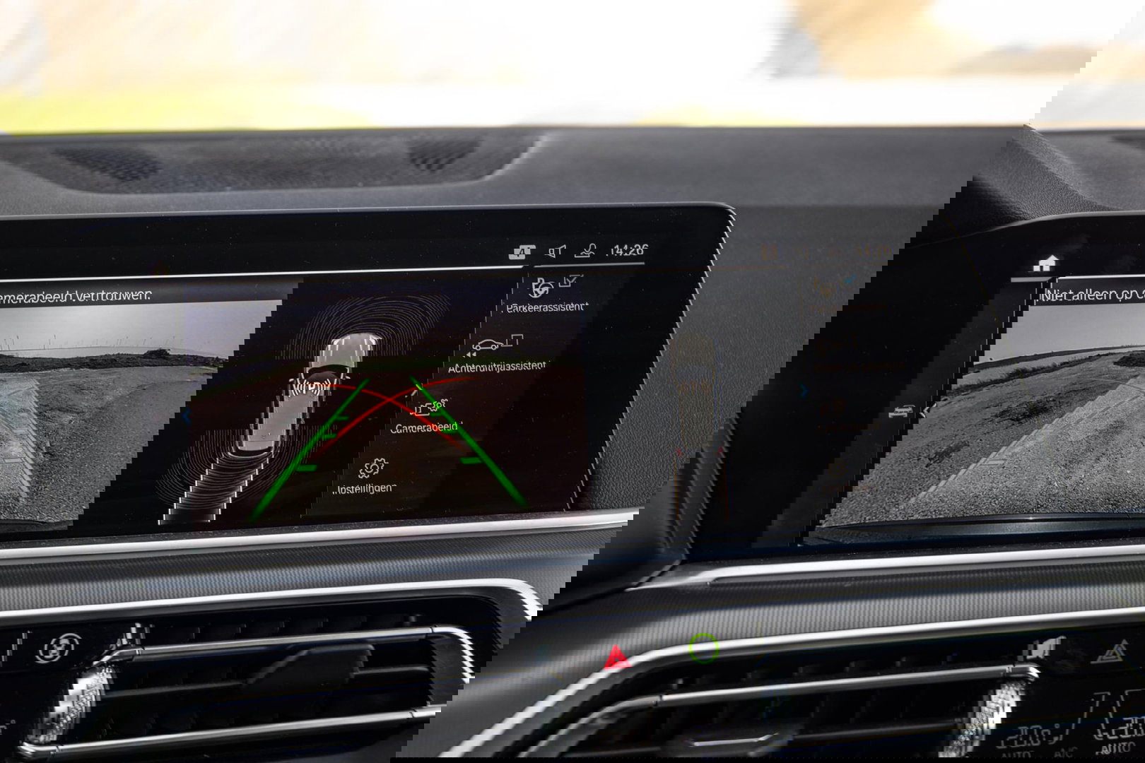 BMW X5 xDrive45e CARPLAY / CAMERA / DEALER ONDERHOUDEN /  LEER / STOELVERWARMING / BLACK ON BLACK