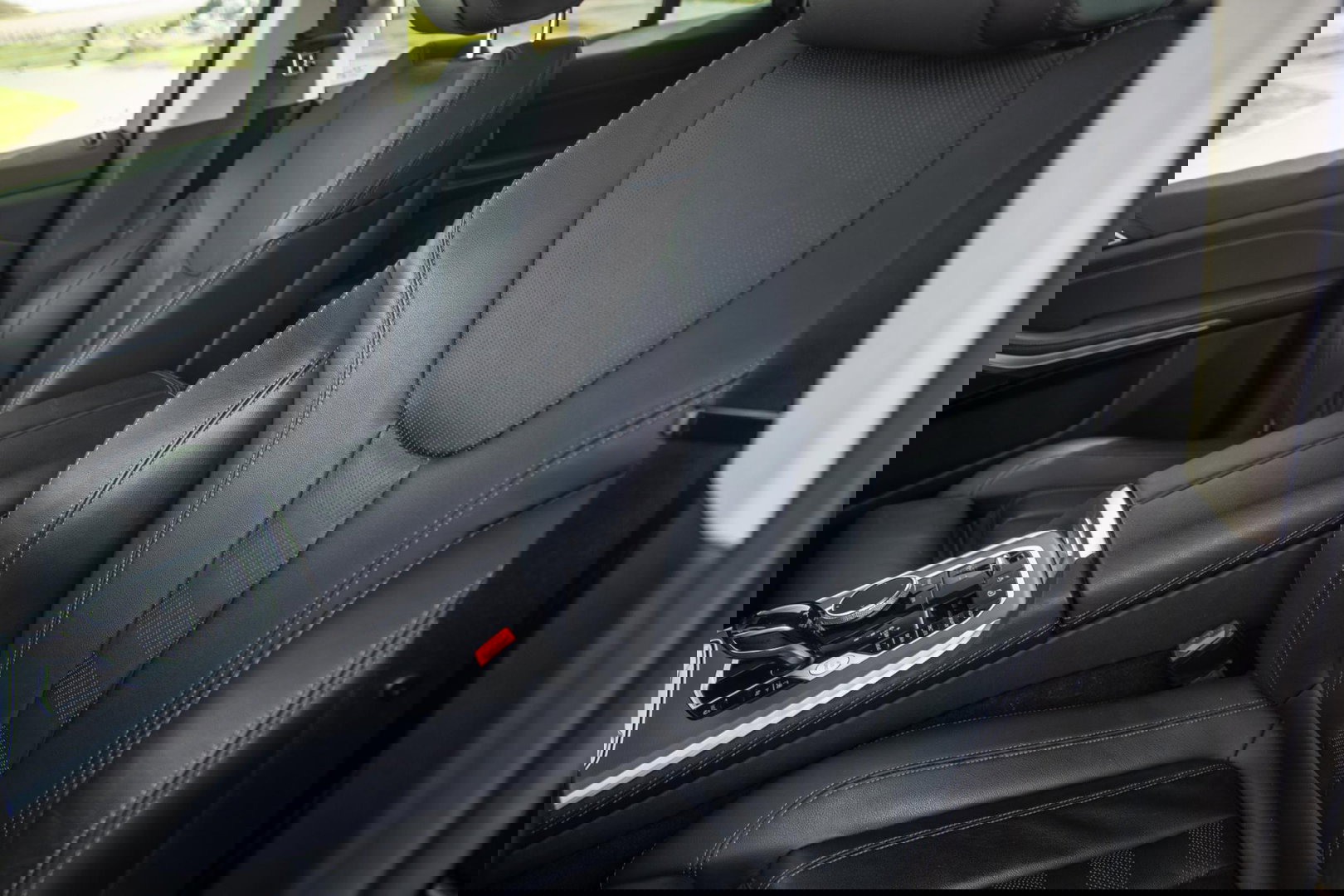 BMW X5 xDrive45e CARPLAY / CAMERA / DEALER ONDERHOUDEN /  LEER / STOELVERWARMING / BLACK ON BLACK