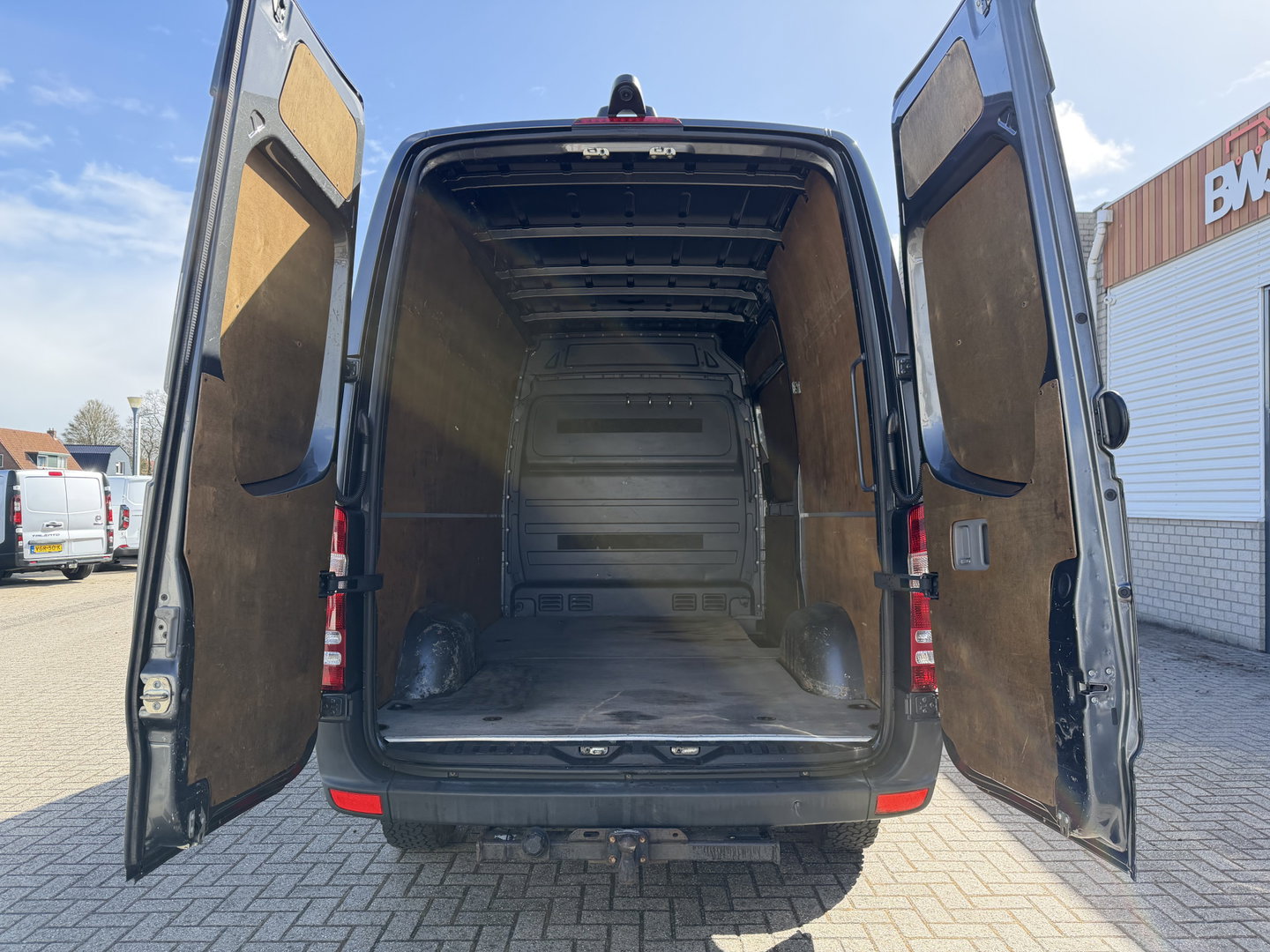 Mercedes-Benz Sprinter 314 2.2 CDI 366 HD L2H2 / automaat / trekhaak 3500 kg / euro 6 / bpm vrij / vaste prijs rijklaar € 16.950 ex btw / grijs metallic / airco / cruise control