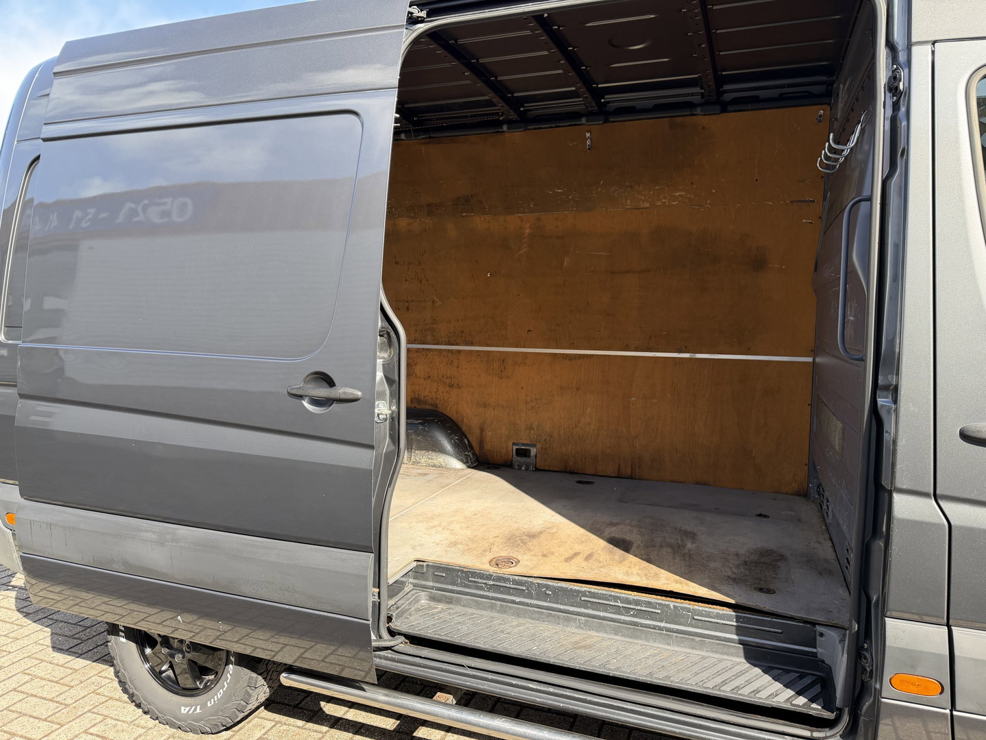 Mercedes-Benz Sprinter 314 2.2 CDI 366 HD L2H2 / automaat / trekhaak 3500 kg / euro 6 / bpm vrij / vaste prijs rijklaar € 16.950 ex btw / grijs metallic / airco / cruise control