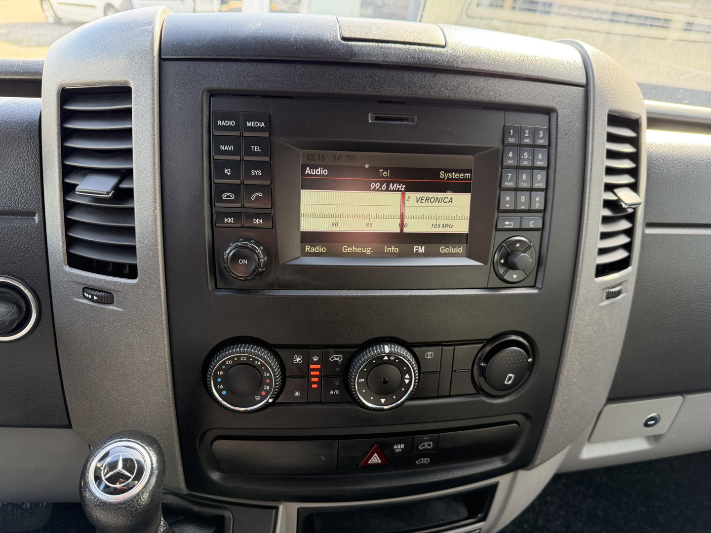 Mercedes-Benz Sprinter 314 2.2 CDI 366 HD L2H2 / automaat / trekhaak 3500 kg / euro 6 / bpm vrij / vaste prijs rijklaar € 16.950 ex btw / grijs metallic / airco / cruise control