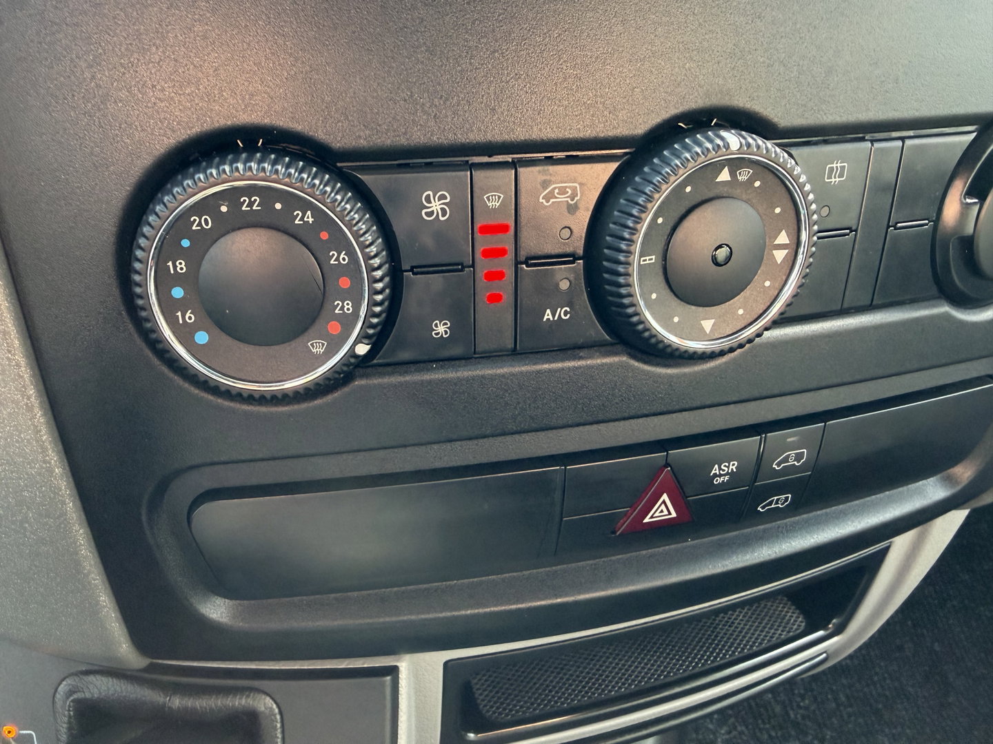 Mercedes-Benz Sprinter 314 2.2 CDI 366 HD L2H2 / automaat / trekhaak 3500 kg / euro 6 / bpm vrij / vaste prijs rijklaar € 16.950 ex btw / grijs metallic / airco / cruise control