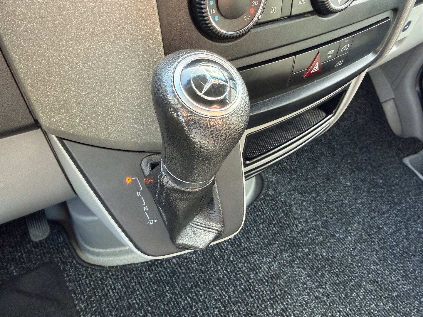 Mercedes-Benz Sprinter 314 2.2 CDI 366 HD L2H2 / automaat / trekhaak 3500 kg / euro 6 / bpm vrij / vaste prijs rijklaar € 16.950 ex btw / grijs metallic / airco / cruise control