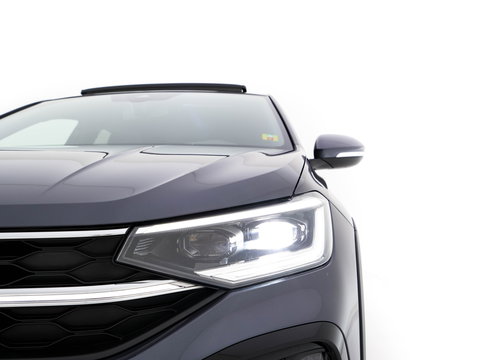 Volkswagen Taigo 1.5 TSI R-Line Aut. *PANO | ADAPTIVE-CRUISE | FULL-LED | BLINDSPOT | HEATED-SPORTSEATS | DIGI-COCKPIT | PRIVACY-GLASS | SHIFT-PADDLES | CAMERA | KEYLESS | NAVI-FULLMAP | ECC | PDC | 18''ALU*