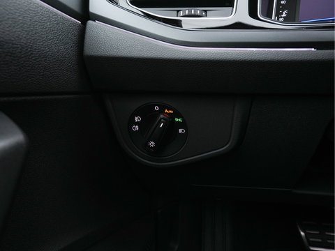 Volkswagen Taigo 1.5 TSI R-Line Aut. *PANO | ADAPTIVE-CRUISE | FULL-LED | BLINDSPOT | HEATED-SPORTSEATS | DIGI-COCKPIT | PRIVACY-GLASS | SHIFT-PADDLES | CAMERA | KEYLESS | NAVI-FULLMAP | ECC | PDC | 18''ALU*