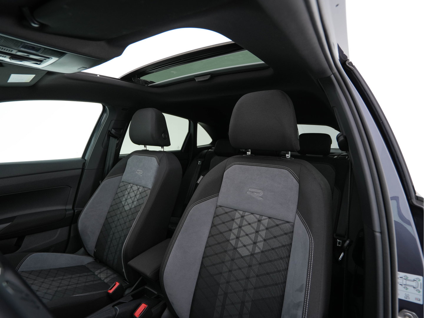 Volkswagen Taigo 1.5 TSI R-Line Aut. *PANO | ADAPTIVE-CRUISE | FULL-LED | BLINDSPOT | HEATED-SPORTSEATS | DIGI-COCKPIT | PRIVACY-GLASS | SHIFT-PADDLES | CAMERA | KEYLESS | NAVI-FULLMAP | ECC | PDC | 18''ALU*