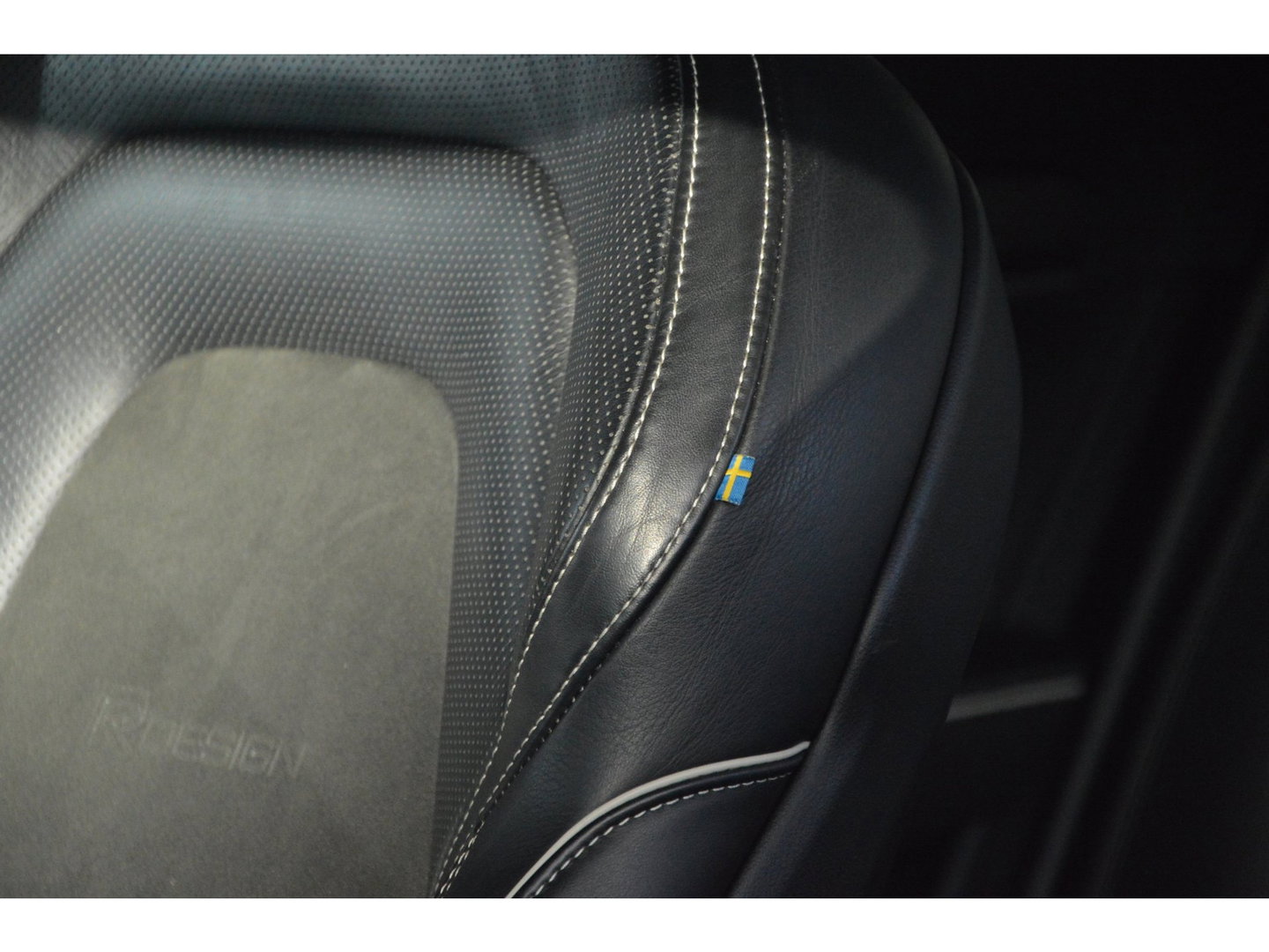 Volvo V90 T5 R-Design | Panormadak | Head-Up Display | Trekhaak | Stoelverwarming | Camera | Adaptive Cruise |