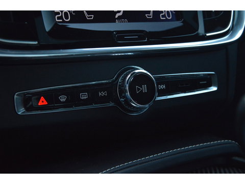 Volvo V90 T5 R-Design | Panormadak | Head-Up Display | Trekhaak | Stoelverwarming | Camera | Adaptive Cruise |