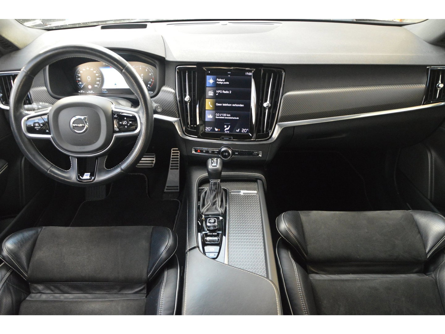 Volvo V90 T5 R-Design | Panormadak | Head-Up Display | Trekhaak | Stoelverwarming | Camera | Adaptive Cruise |