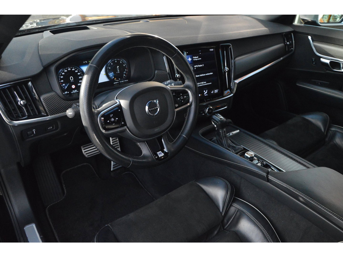 Volvo V90 T5 R-Design | Panormadak | Head-Up Display | Trekhaak | Stoelverwarming | Camera | Adaptive Cruise |