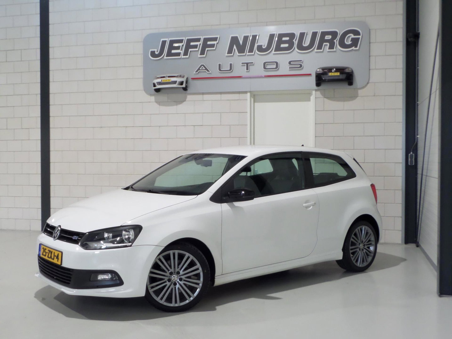 Volkswagen Polo 1.4 TSI BlueGT "Origineel NL!" Automaat! Garantie Navigatie Bluetooth Leer-Alcantara 17"Velgen Parkeersensoren