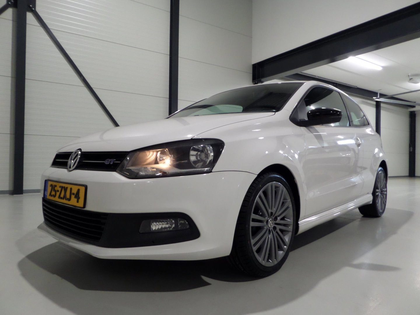 Volkswagen Polo 1.4 TSI BlueGT "Origineel NL!" Automaat! Garantie Navigatie Bluetooth Leer-Alcantara 17"Velgen Parkeersensoren