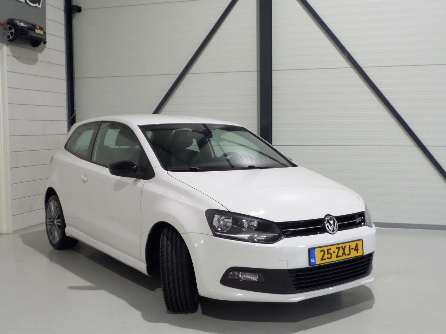 Volkswagen Polo 1.4 TSI BlueGT "Origineel NL!" Automaat! Garantie Navigatie Bluetooth Leer-Alcantara 17"Velgen Parkeersensoren