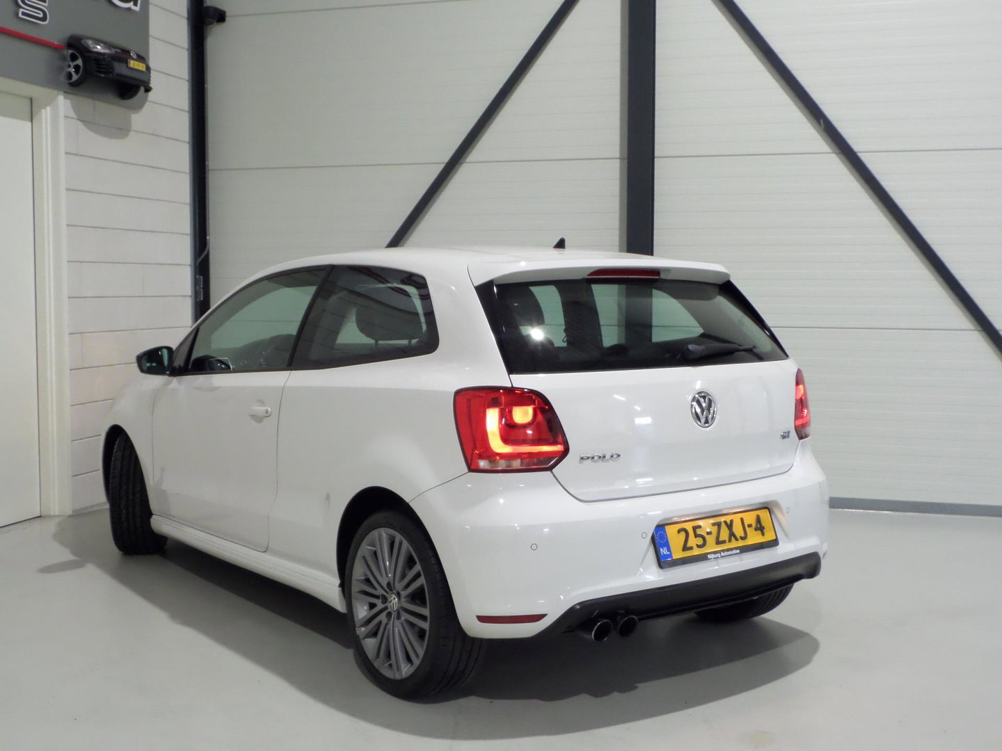Volkswagen Polo 1.4 TSI BlueGT "Origineel NL!" Automaat! Garantie Navigatie Bluetooth Leer-Alcantara 17"Velgen Parkeersensoren