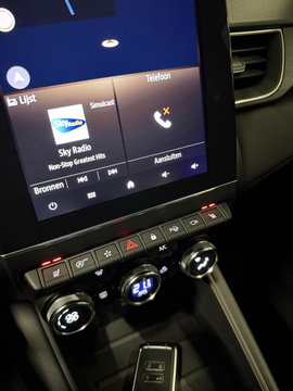 Renault Captur 1.3 TCe 155PK Initiale Paris Trekhaak Bose