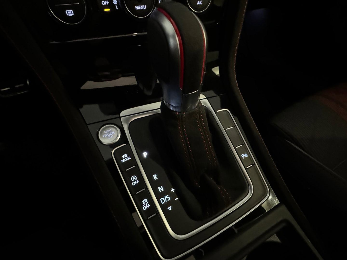 Volkswagen Golf 2.0 TSI GTI TCR Pano|Keyles|Akrapovic|Dynaudio