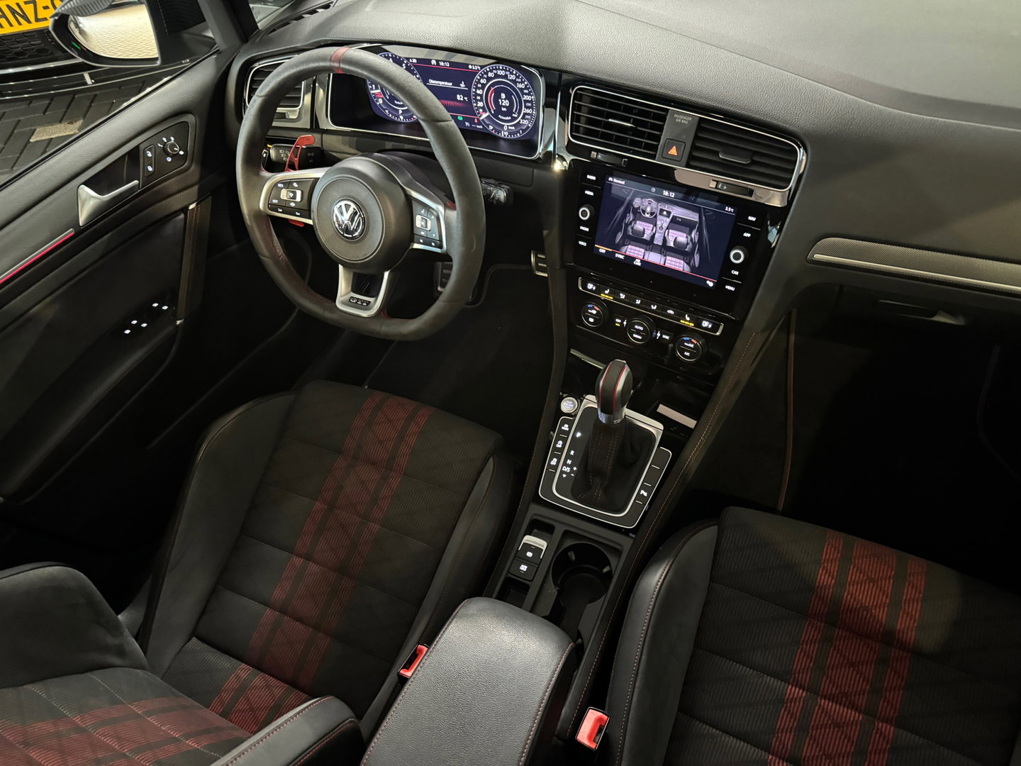 Volkswagen Golf 2.0 TSI GTI TCR Pano|Keyles|Akrapovic|Dynaudio