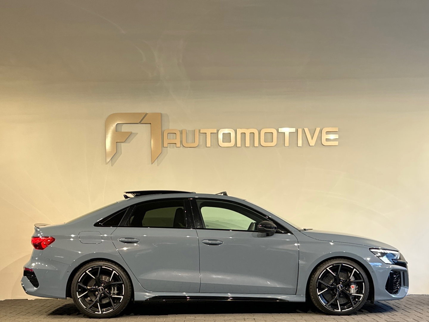 Audi RS3 Limousine 2.5 TFSI quattro Pano|Ceramic|HuD|B&O|Key