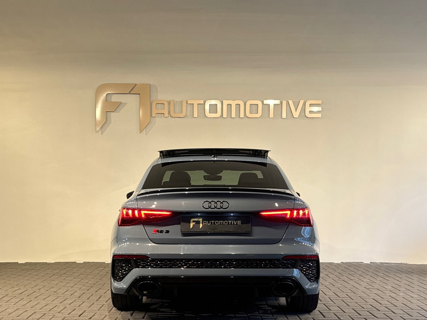 Audi RS3 Limousine 2.5 TFSI quattro Pano|Ceramic|HuD|B&O|Key