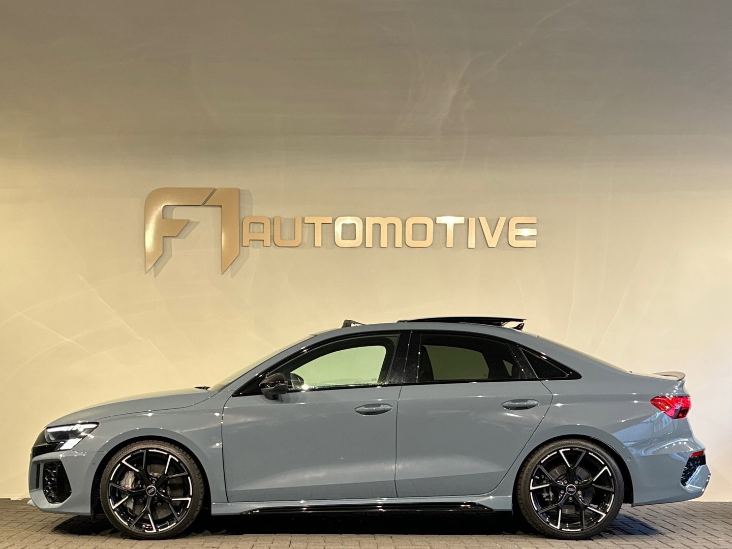 Audi RS3 Limousine 2.5 TFSI quattro Pano|Ceramic|HuD|B&O|Key
