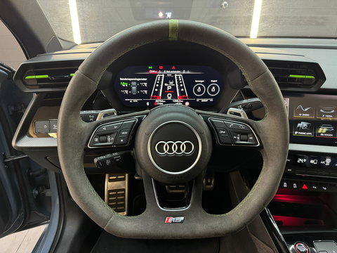 Audi RS3 Limousine 2.5 TFSI quattro Pano|Ceramic|HuD|B&O|Key