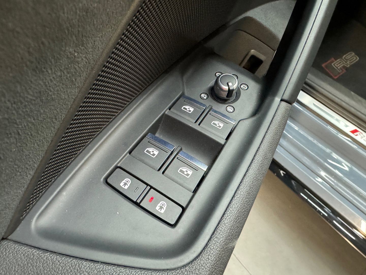 Audi RS3 Limousine 2.5 TFSI quattro Pano|Ceramic|HuD|B&O|Key