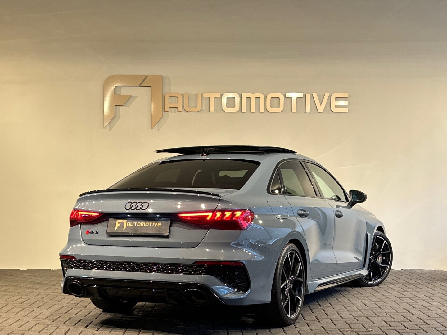 Audi RS3 Limousine 2.5 TFSI quattro Pano|Ceramic|HuD|B&O|Key