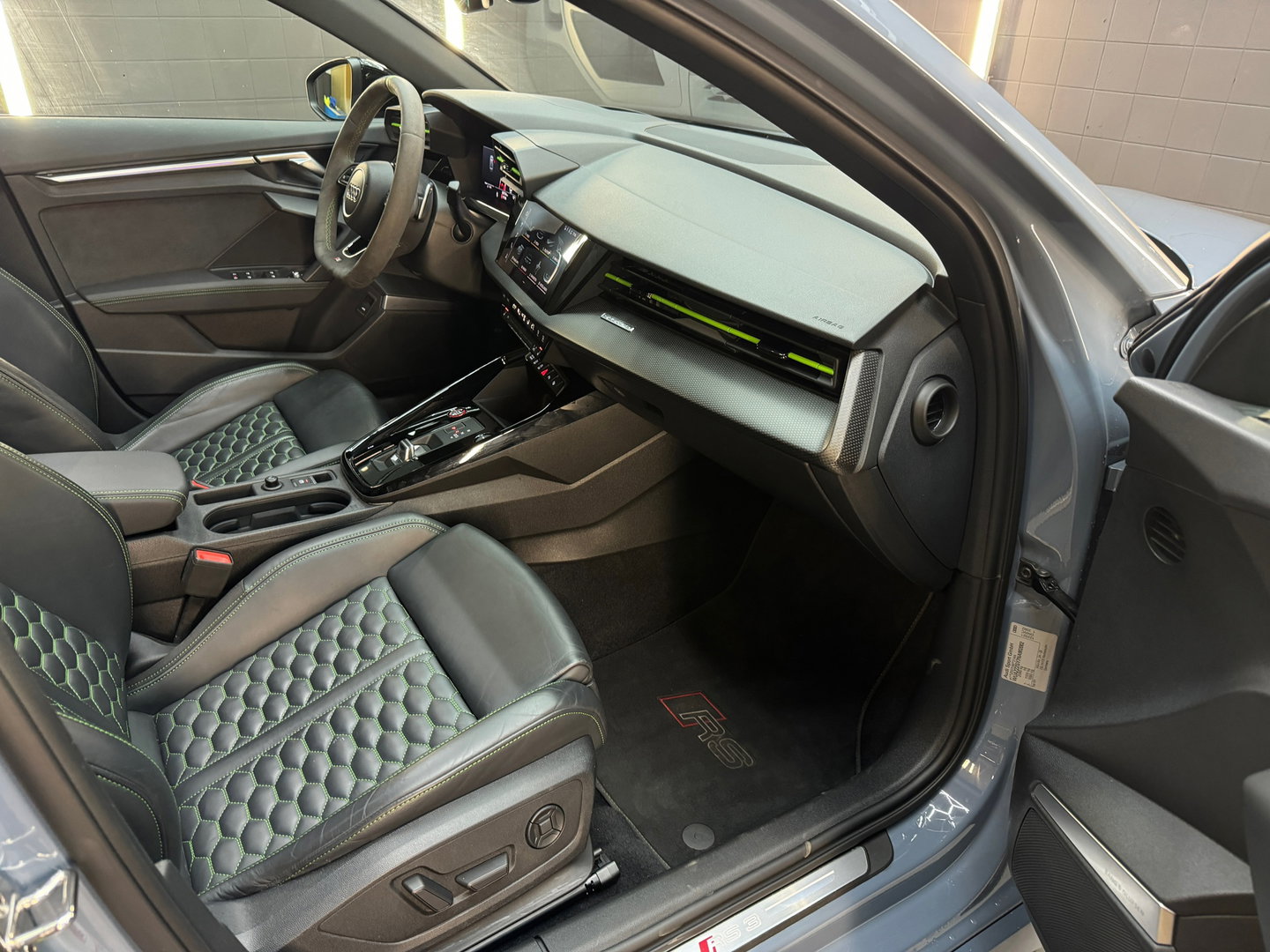 Audi RS3 Limousine 2.5 TFSI quattro Pano|Ceramic|HuD|B&O|Key