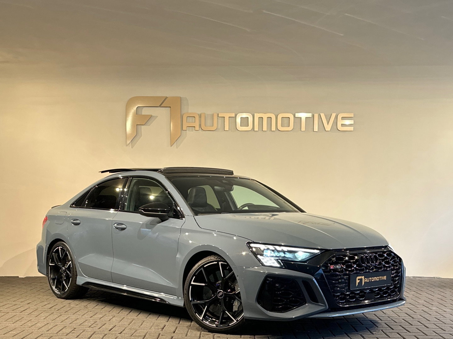 Audi RS3 Limousine 2.5 TFSI quattro Pano|Ceramic|HuD|B&O|Key