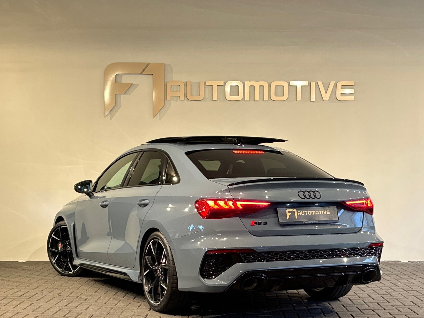 Audi RS3 Limousine 2.5 TFSI quattro Pano|Ceramic|HuD|B&O|Key