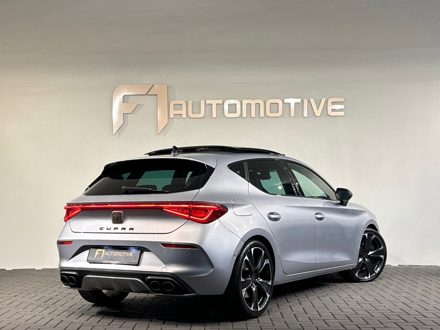 CUPRA Leon 2.0 TSI VZ 300PK Pano|Memory|Sfeer|Keyless|Beats